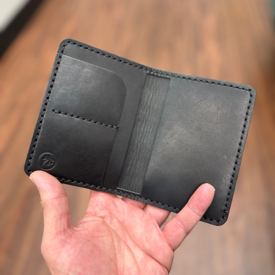 Ring Lizard Passport Wallet