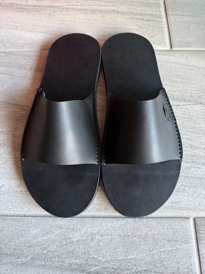 Black Classic Slides