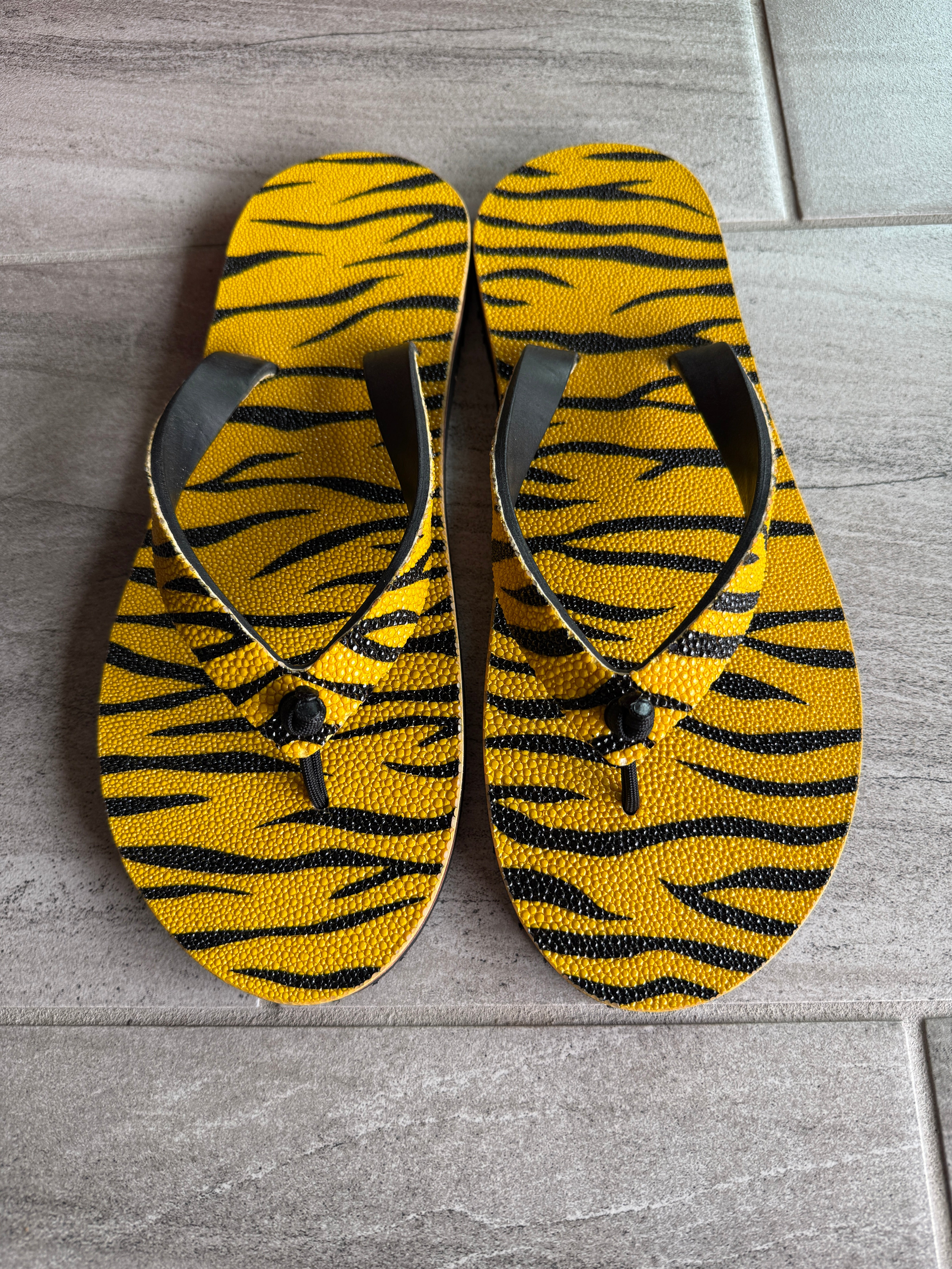 Toehold Electric Stingray matching straps for women, stylish and vibrant accessories with bold, colorful design.